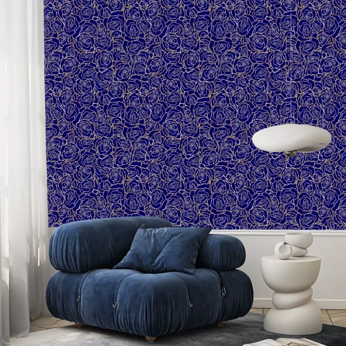 Tapete Kontrastierende Umrisse von Rosen auf dunkelblauem Hintergrund