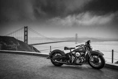 Fototapete Motorrad am Straßenrand