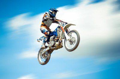 Fototapete Motocross in Wolken