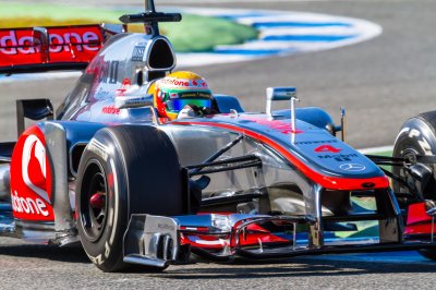 Fototapete Formel 1 türkisfarbener Bolid