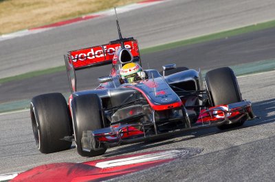 Fototapete Formel 1 rot-dunkelblauer Bolid