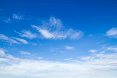 Fototapete Wolken in den blauen Himmel