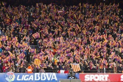 Fototapete Fans im Stadion beim Skandieren
