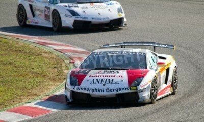 Fototapete Sportwagen auf der Strecke