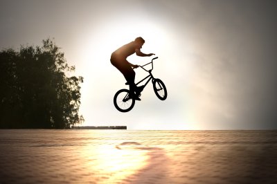 Fototapete BMX-Fahrrad mit einem Teenager