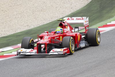 Fototapete Formel 1 roter Bolid