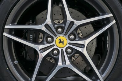 Fototapete Formel 1 Rad des Boliden